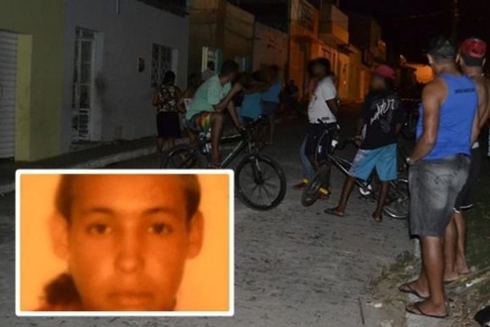 Jovem é assassinada a poucos metros de delegacia em Santana do Ipanema