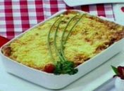 Prepare uma lasanha  ao molho branco com  frango que sai rapidinho