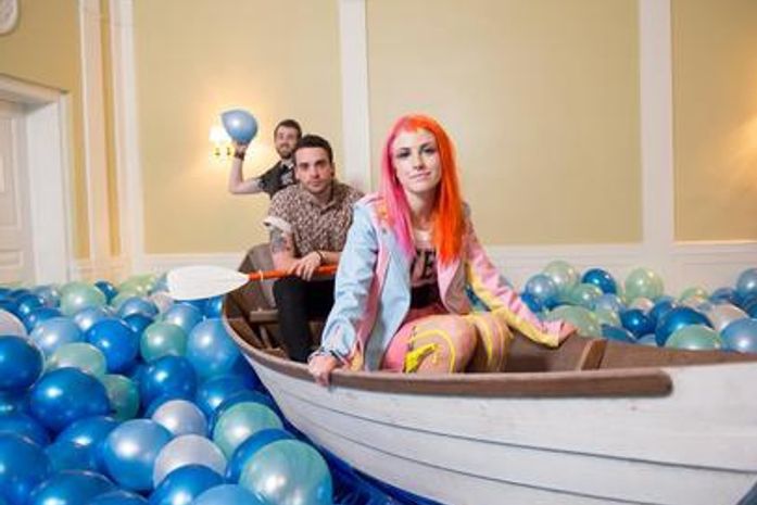 Paramore pede água, biscoitos e "comidas simples" para shows no Brasil