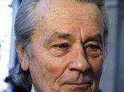 'Não quero morrer sozinho', diz ator Alain Delon a revista francesa