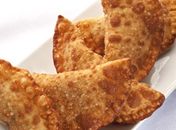 Pastel tailandês do chef Thomas Troisgros leva camarão com dendê