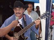 Musico Ferreirinha é baleado na porta de casa por não ter um cigarro 