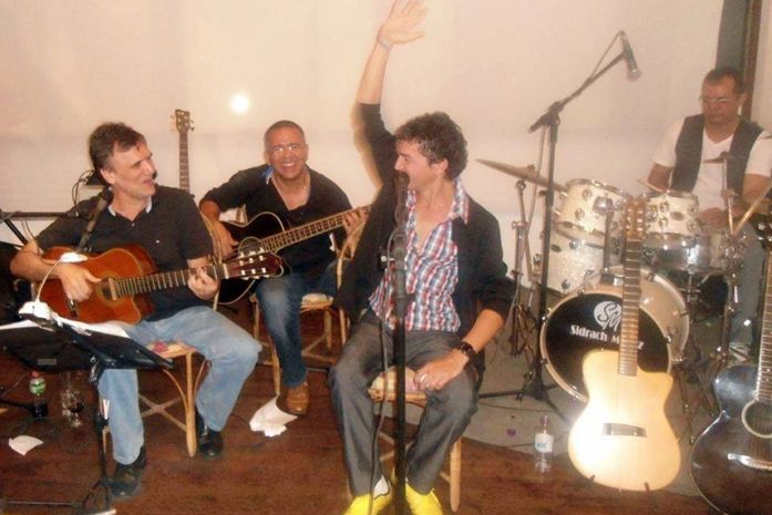 Pompe & Allan cantam “Chico & Caetano” no Água Doce