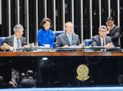 Renan conclui votação da MP dos Portos e recebe elogios dos senadores pela condução dos trabalhos