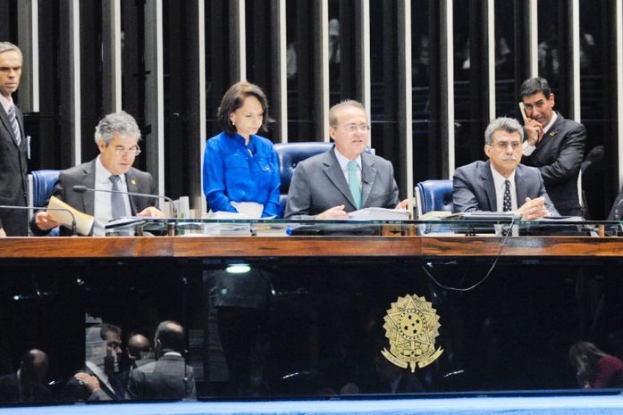 Renan conclui votação da MP dos Portos e recebe elogios dos senadores pela condução dos trabalhos