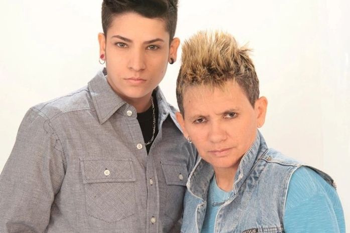 Bombando: dupla lésbica sertaneja As Bofinhas faz sucesso com meninas