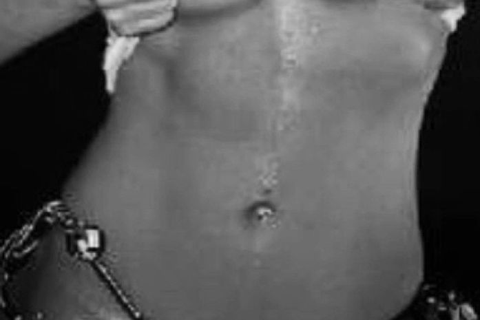 Após 1 mês sem malhar, Fani mostra barriga seca e avisa: 'O resto está mole'