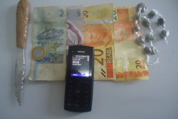 Materiais apreendidos durante a abordagem