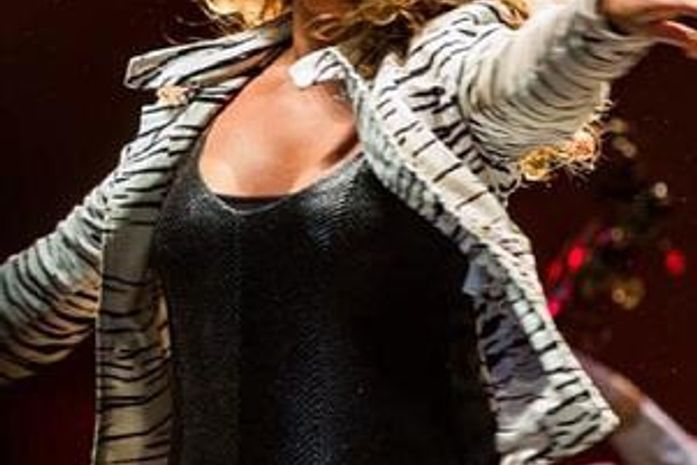 "Apaixonada", escreveu na legenda da imagem