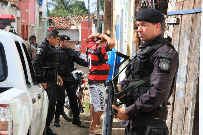 Operação policial / Ilustração