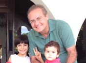 Renan e os dois dos três netos: Enzo e Davi