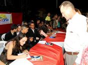 Noite de autógrafos ocorreu neste final de semana