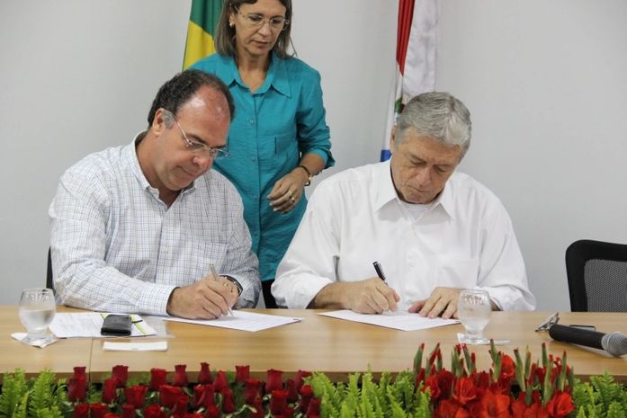 Ministro e governador autorizam obras que serão determinantes no combate à seca