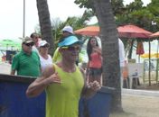 Sebastião Muniz Falcão treinando na praia de Pajuçara