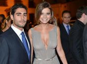 Milena Toscano faz a fila andar com bonitão, diz jornal