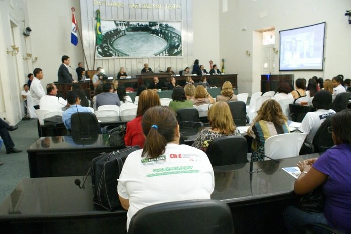 Assembleia legislativa discute a educação profissional em Alagoas