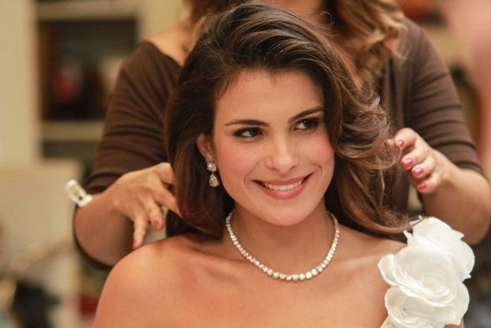 Vestida de noiva, ex-BBB Kamilla fala de Jonas: 'Só meu amigo por enquanto'