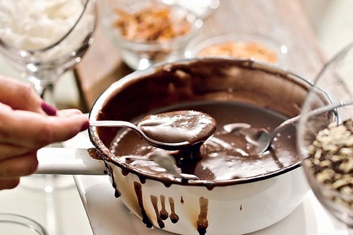 Brigadeiro de colher deixa o dia ainda mais gostoso; anote