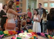 Paloma adivinha desejo de Paulinha e dá cachorrinho de presente