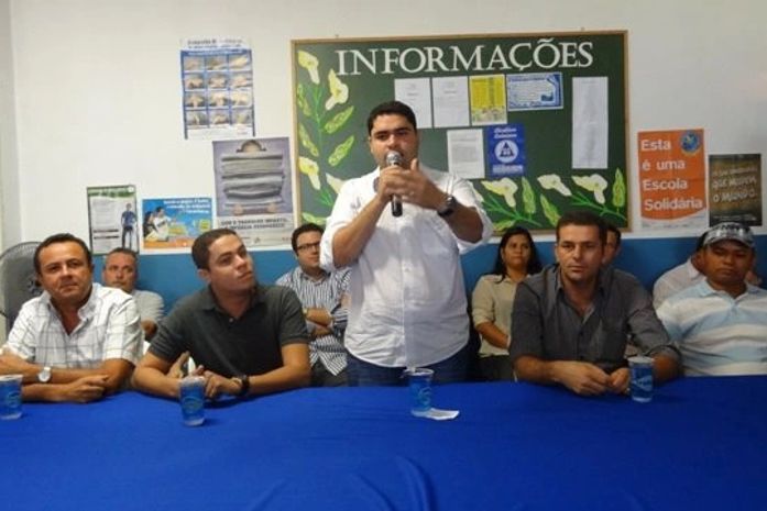 Educadores de Mata Grande recebem maior reajuste salarial do Sertão