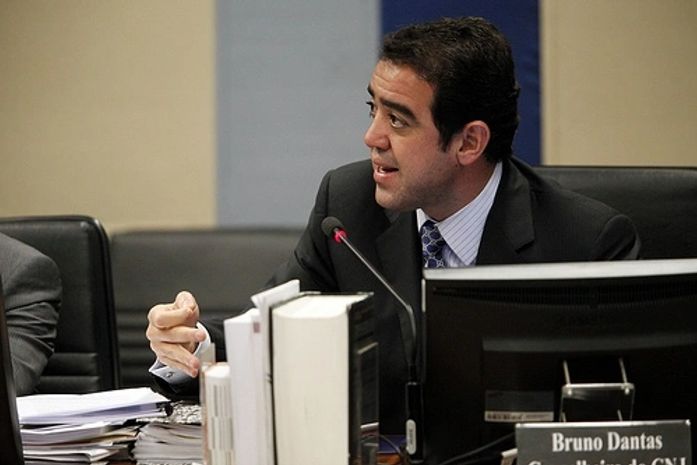 O relator da matéria, o conselheiro Bruno Dantas, considerou, em seu voto, a aposentadoria compulsória mais adequada ao caso