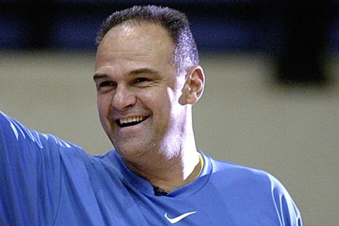 Após duas cirurgias, Oscar Schmidt luta contra um câncer no cérebro