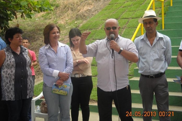 Prefeitura da Barra de Santo Antônio entrega escadaria à comunidade