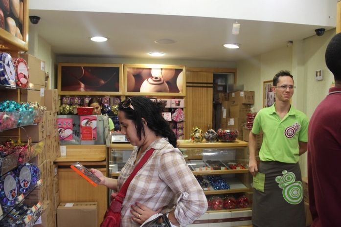 Clientes optam por presentearo namorado (a) com chocolates
