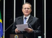 Renan ocupa plenário do Senado para falar sobre importância da lei