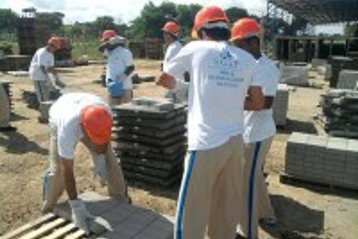 Governo inaugura núcleo industrial no sistema penitenciário