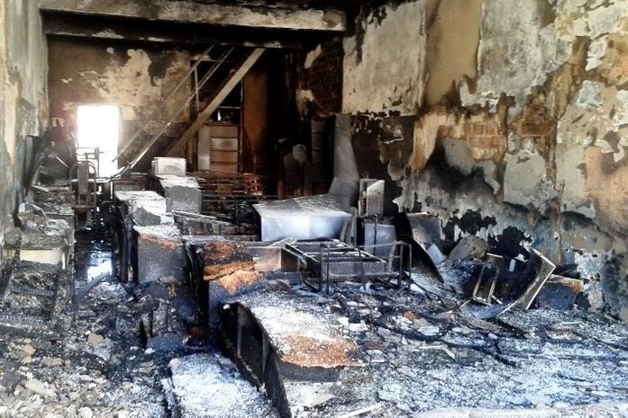 Bando ataca lojas com coquetéis molotovs e assusta população