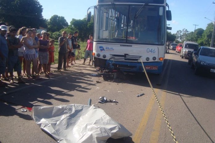 Motociclista teve morte instantânea após colisão