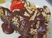 Torta de Chocorengue  leva cacau em pó e chocolate amargo picado 