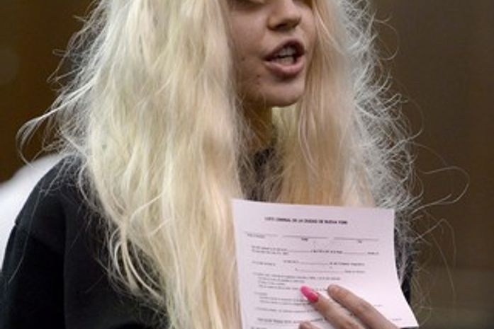 Atriz Amanda Bynes é expulsa de apartamento onde morava nos EUA, diz revista