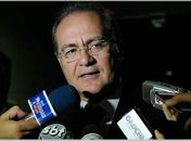 Após ser lançado candidato por Collor, Renan segue com cautela ao falar de eleições   