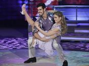 Ana Beatriz Barros embala a plateia, mas vai para a repescagem no Dança