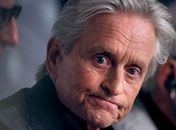Michael Douglas nega que atribuiu câncer a sexo e jornal publica áudio