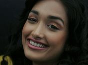 Atriz de Bollywood Jiah Khan é achada morta em sua residência na Índia