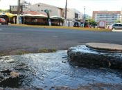 Esgoto na Avenida Amélia Rosa