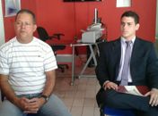 Presidente da associação e advogado conversaram com a imprensa