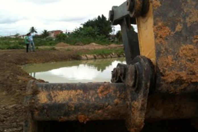 Slum conclui operações de limpeza em lagoas de sedimentação do Tabuleiro