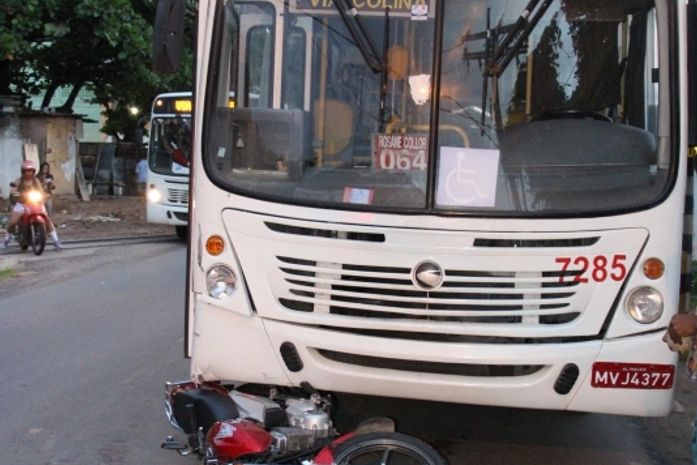 Motoqueiro foi arrastado de 15 a 20 metros