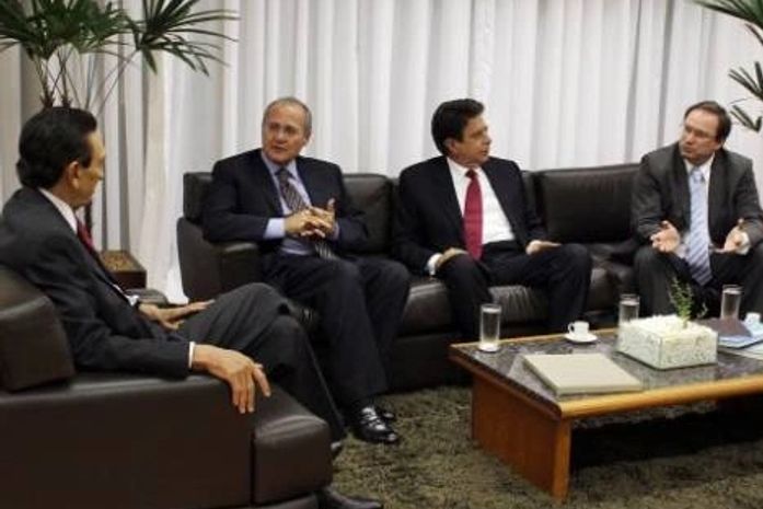 Renan e Luciano Barbosa com o ministro de Minas Energia