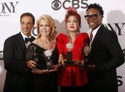 Musical com canções de Cindy Lauper ganha seis prêmios Tony