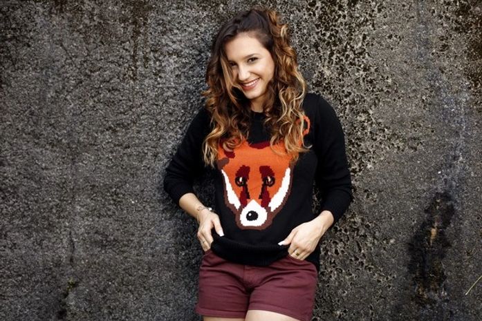 Atriz de 'Pé na Cova' se inspirou em Anitta para papel: 'Minha rainha'