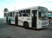 Dupla armada assalta coletivo e é perseguida pela polícia
