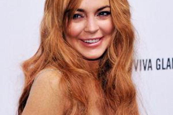 Lindsay Lohan é transferida de clínica de reabilitação