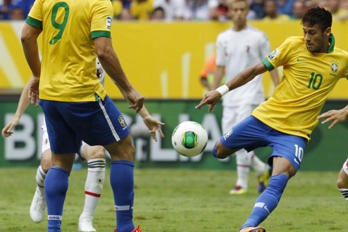 Brasil abre caminho com golaço de Neymar e vence Japão sem sustos