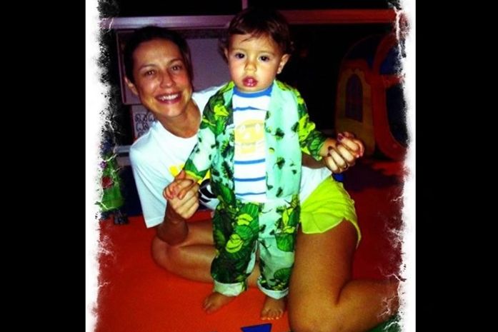 Luana Piovani se empolga nos preparativos do terno de Dom para seu casamento