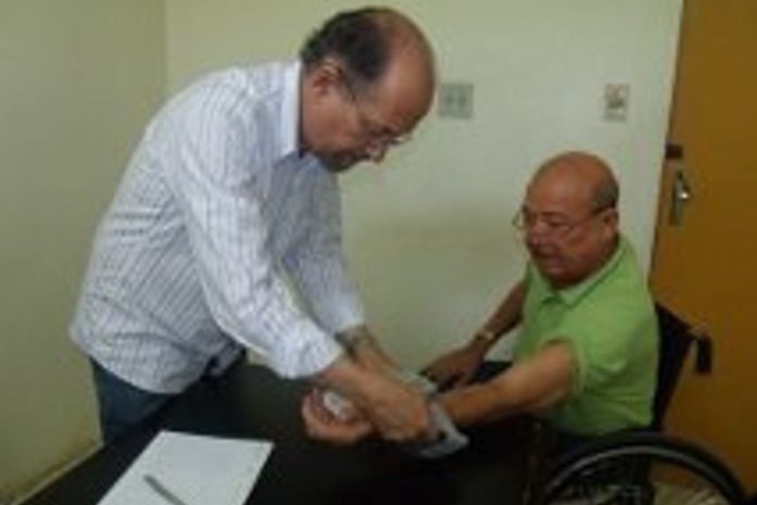 Cleber Costa medicando no PAM